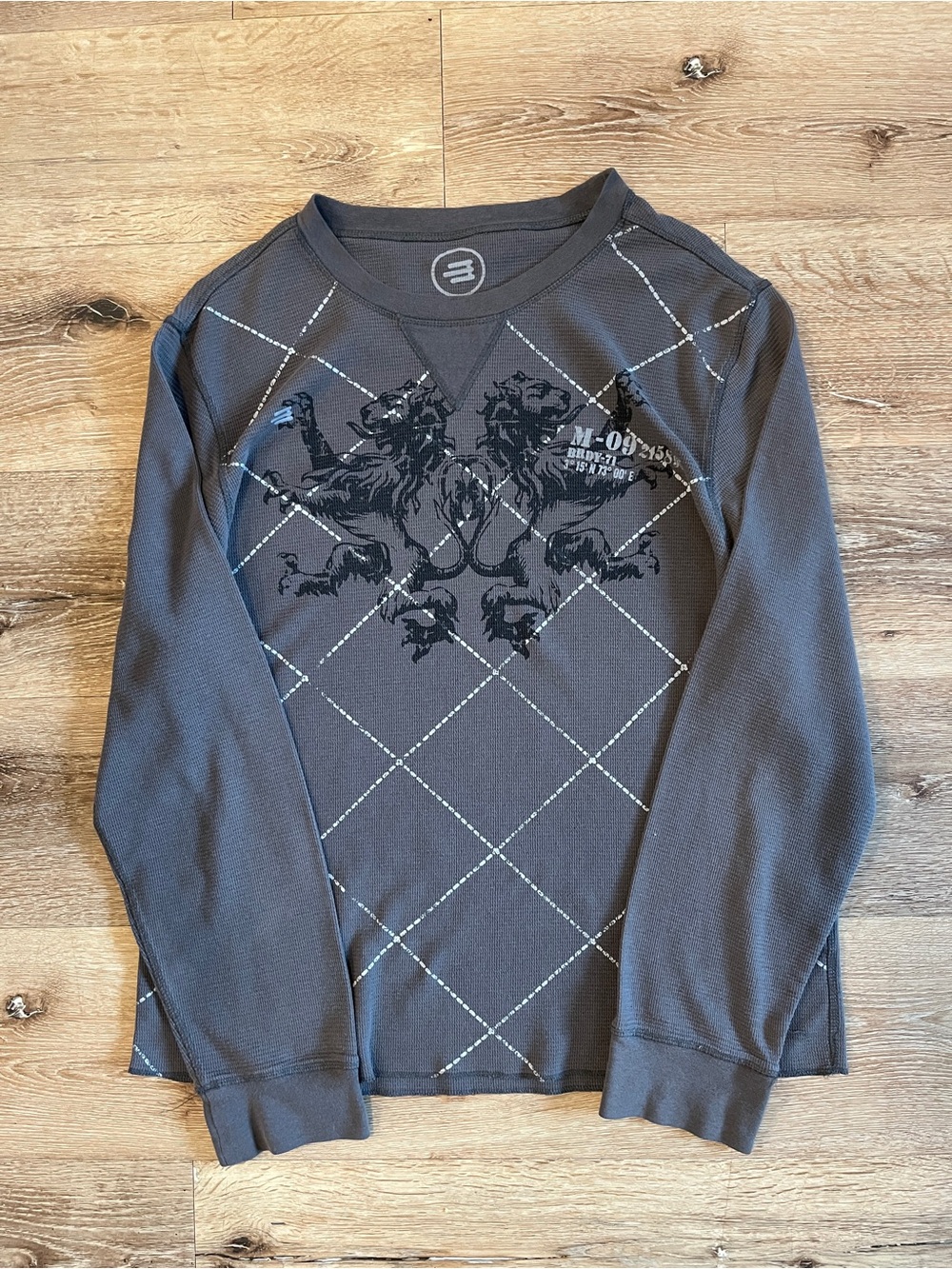 Men's Charcoal Long-Sleeve Graphic Tee - Neutral Gray